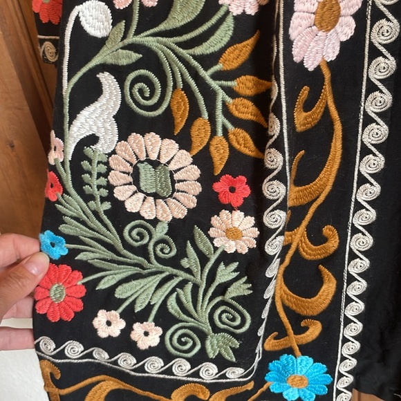 Ruby Yaya Floral Embroidered Black jacket - Picture 3 of 6